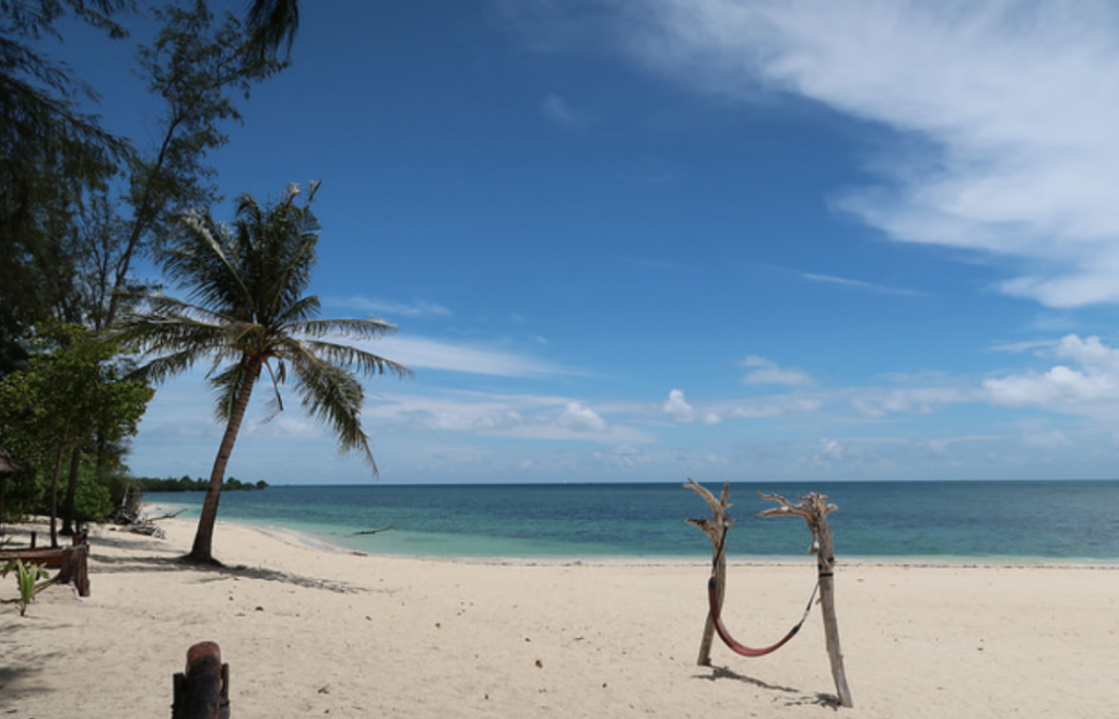 Raffles Lighthouse @ Pulau Satumu : 7 Facts You Got to Know About ...