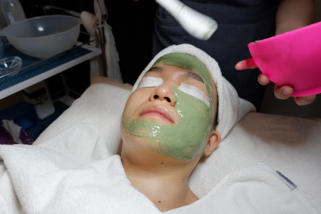 Indulgence Beauty Singapore Facial Extraction 