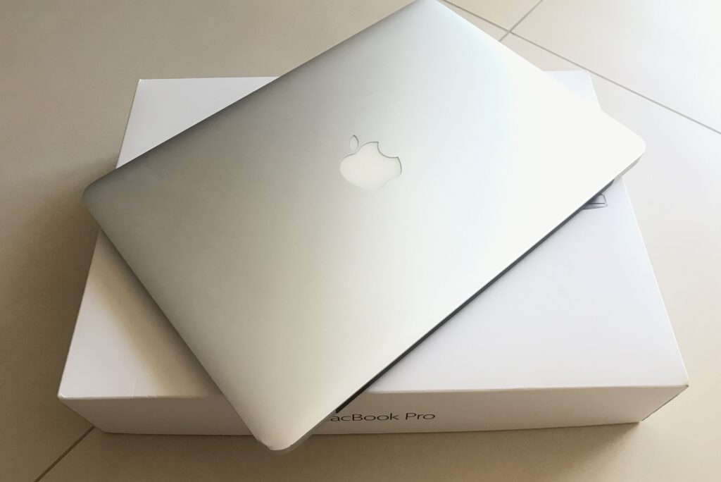 MacBook Pro 13 inch A1502 model year 2016 