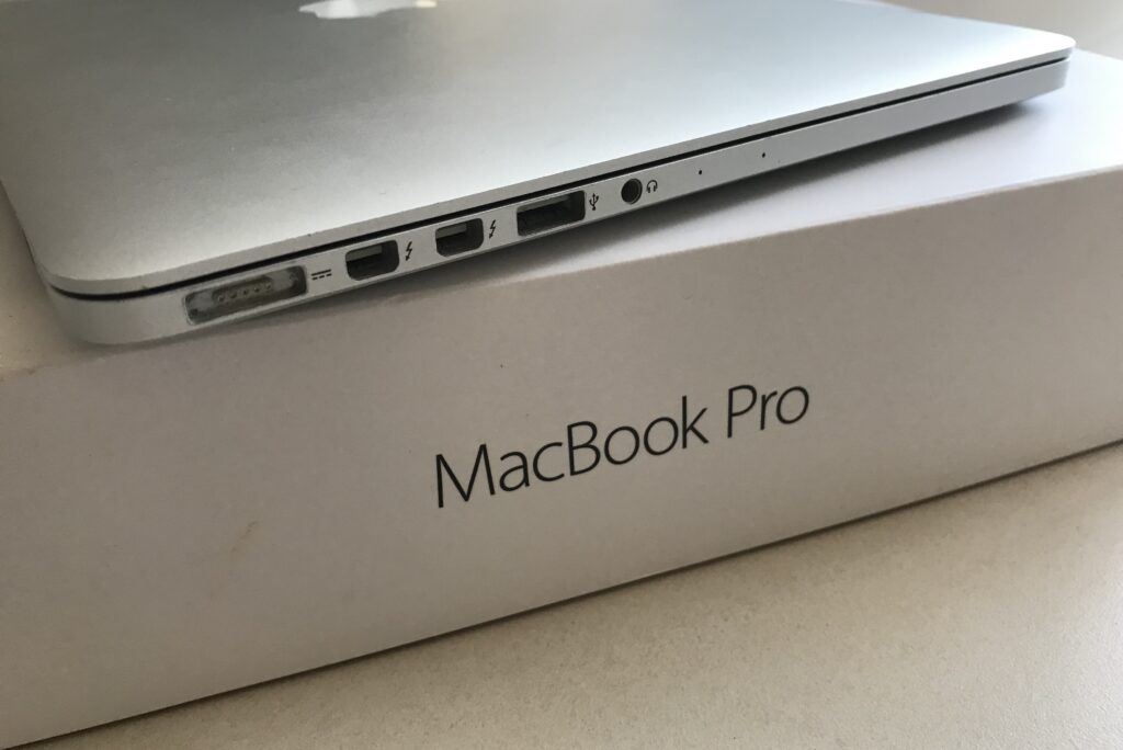 MacBook Pro 13 inch A1502 model year 2016 