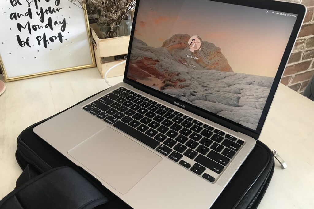 MacBook Air 2020 M1 Chip Review