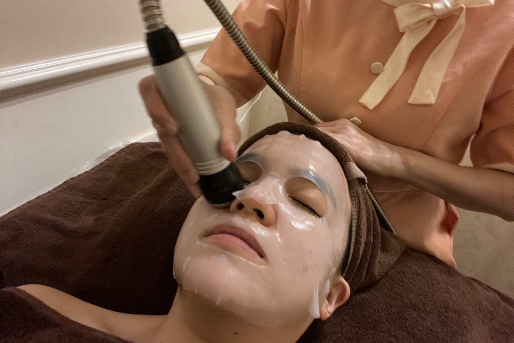 My Cozy Room Facial Spa Maskne Facial Treatment Acne Extraction