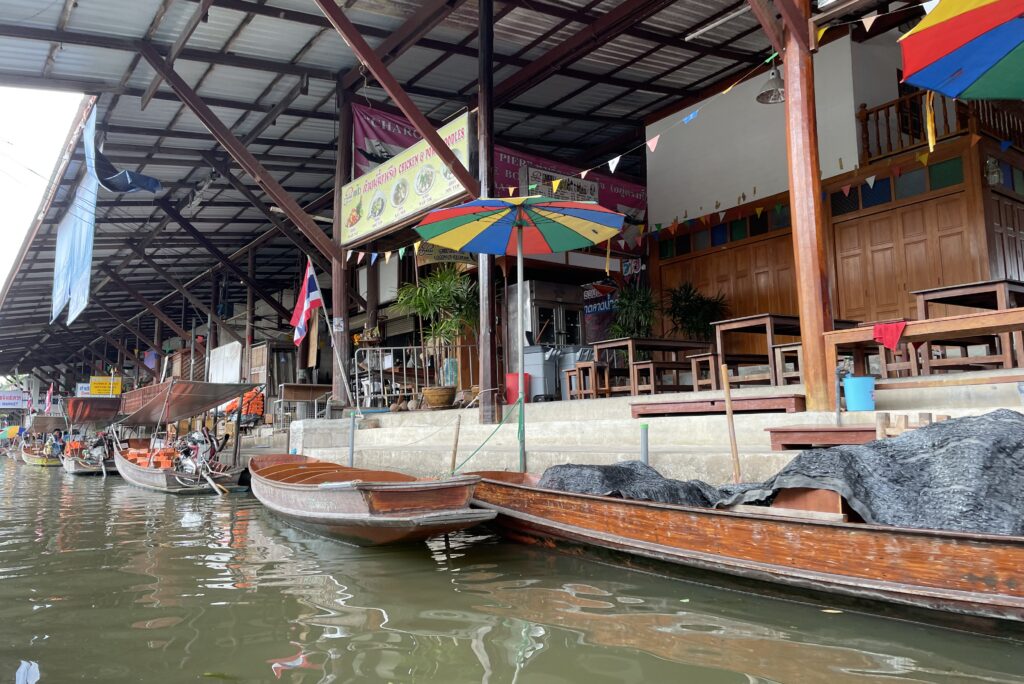 klook bangkok half-day floating market tour Damnoen Saduak Floating Market