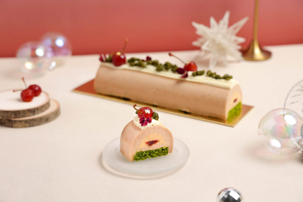 Nesuto Christmas Collection 2023 Yule Log Cakes Gateaux de Voyage