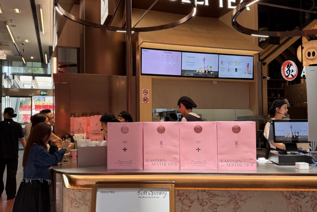 Molly Tea Singapore Orchard Central Deenise Glitz 