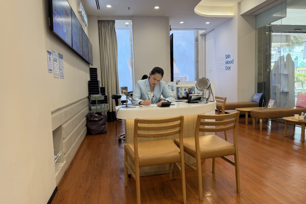 Aura Bangkok Clinic Thailand Aesthetic Treatment